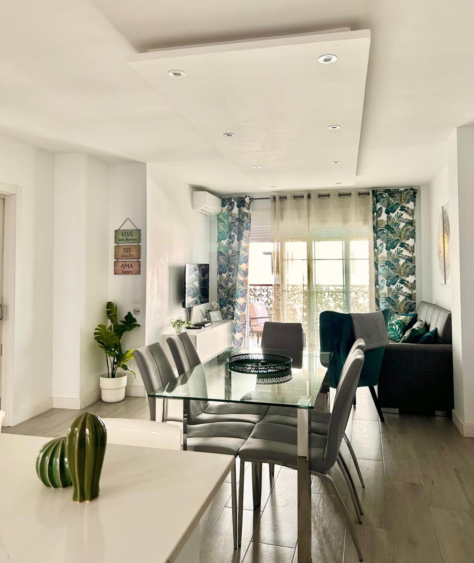 Tulipanes Benalmadena - Parking Privado Apartment Exterior photo